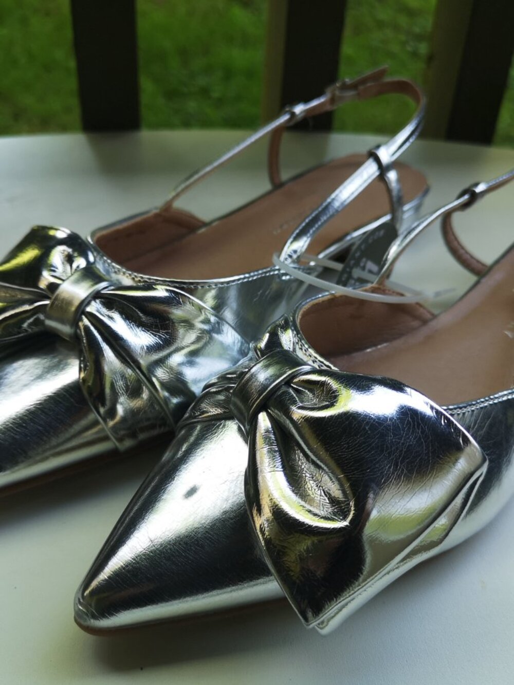 Chinese Laundry Pointy Toe Flats With Bows Silver US 11 (10)